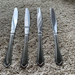 Anchor Hocking Set of 4 Dinner Knives
